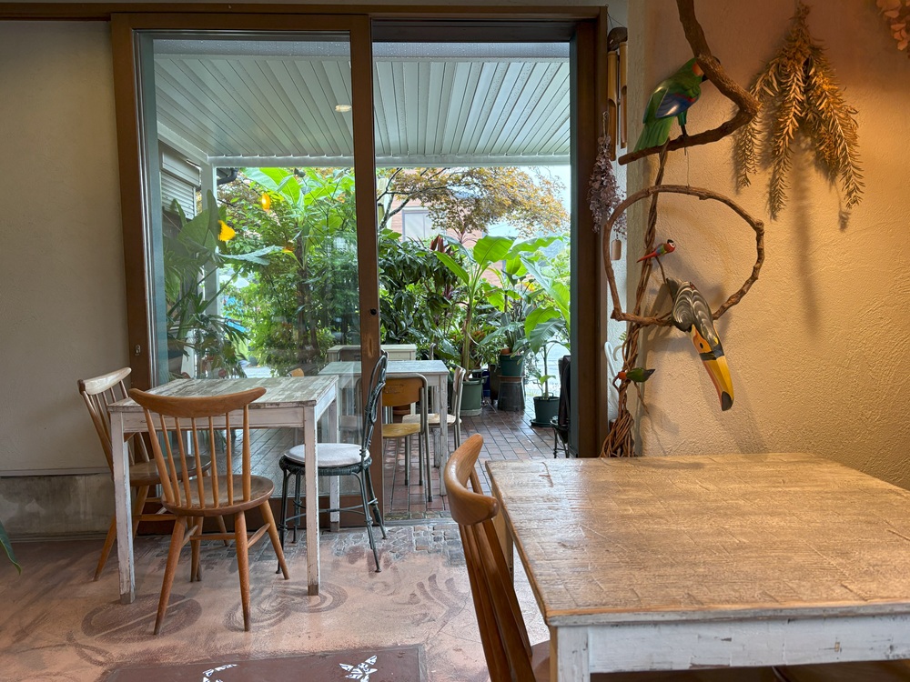 カフェイーナの店内