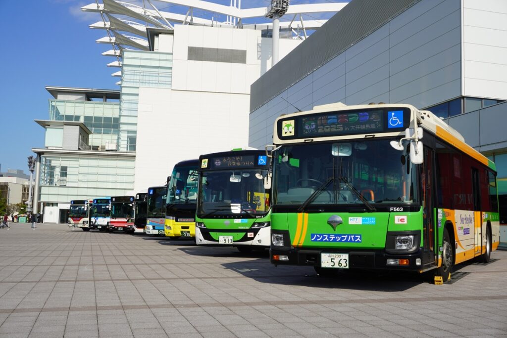 都営バスを含め7社のバスが勢ぞろい