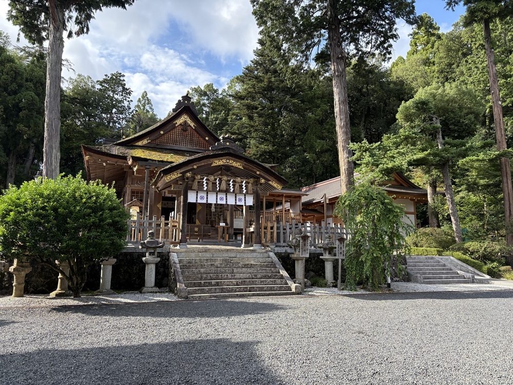 宇部神社の拝殿