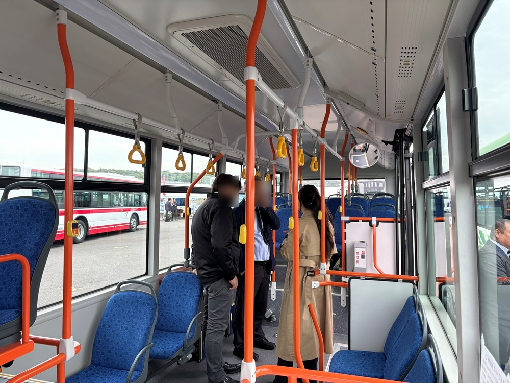 E-City L9(中型のEVバス)の車内