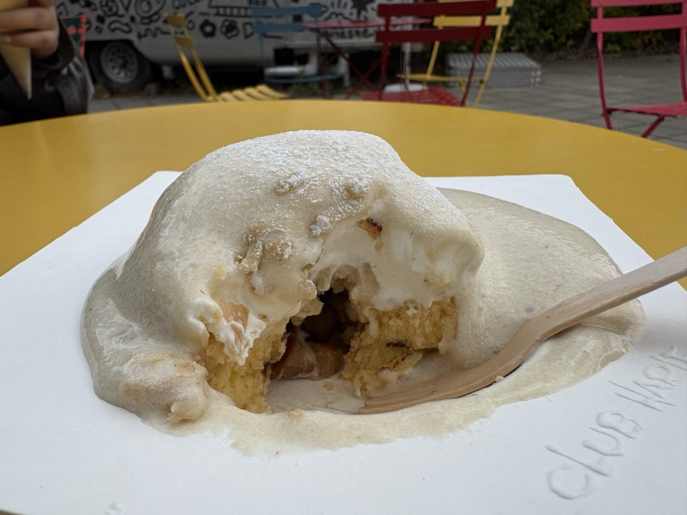 バームクーヘンの穴部分に栗がたっぷり