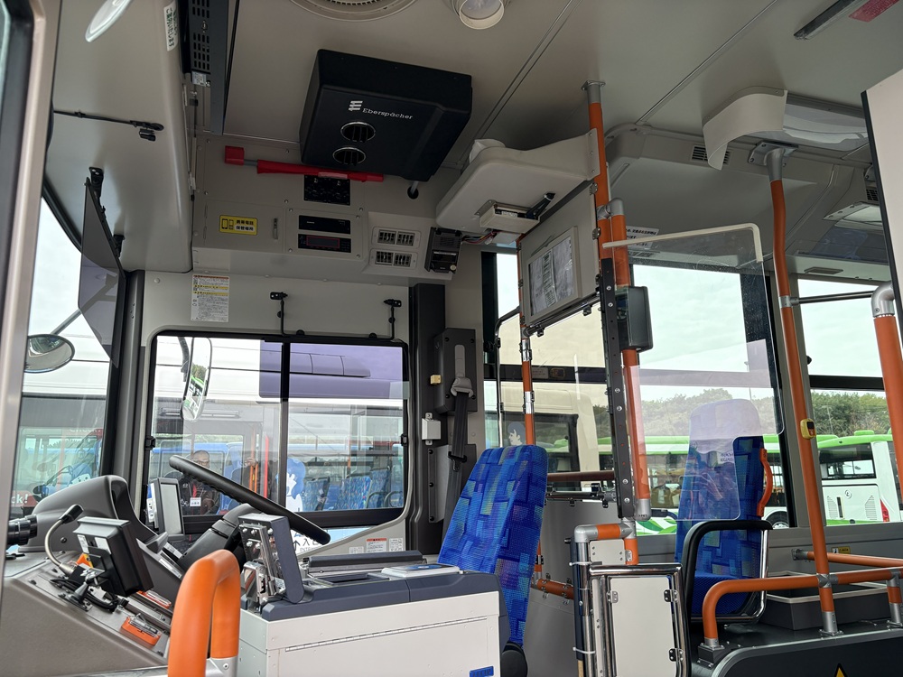 三菱ふそうのバスは標準装備に!?