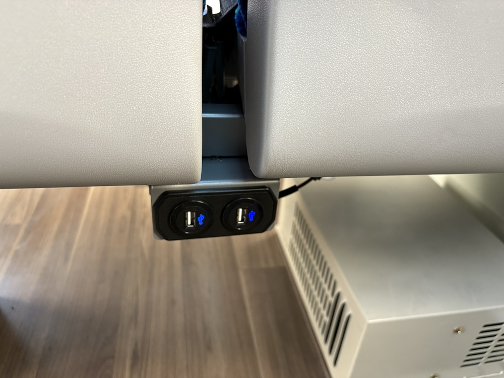 充電ポートを付けることもできます