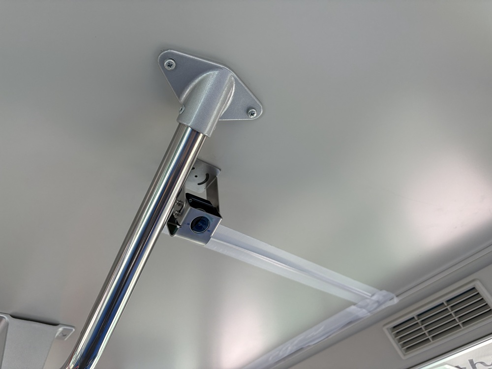 車内カメラでモニター