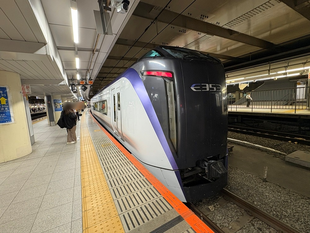 特急あずさ1号で松本へ