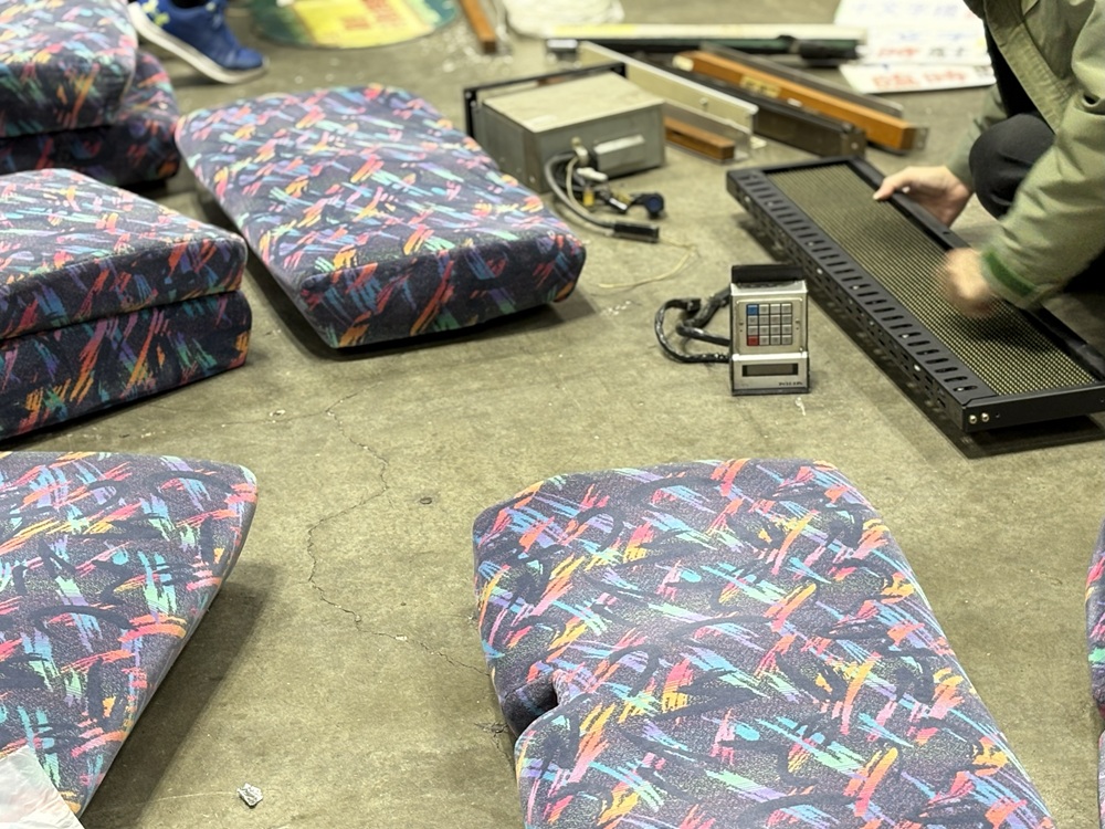 バスの部品販売