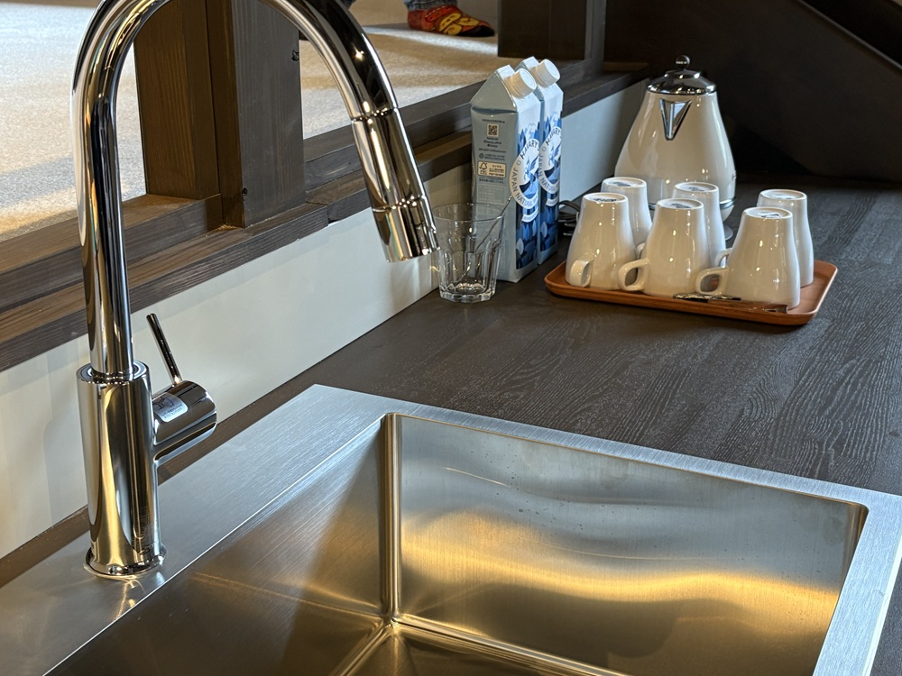 スタイリッシュなカウンターキッチン