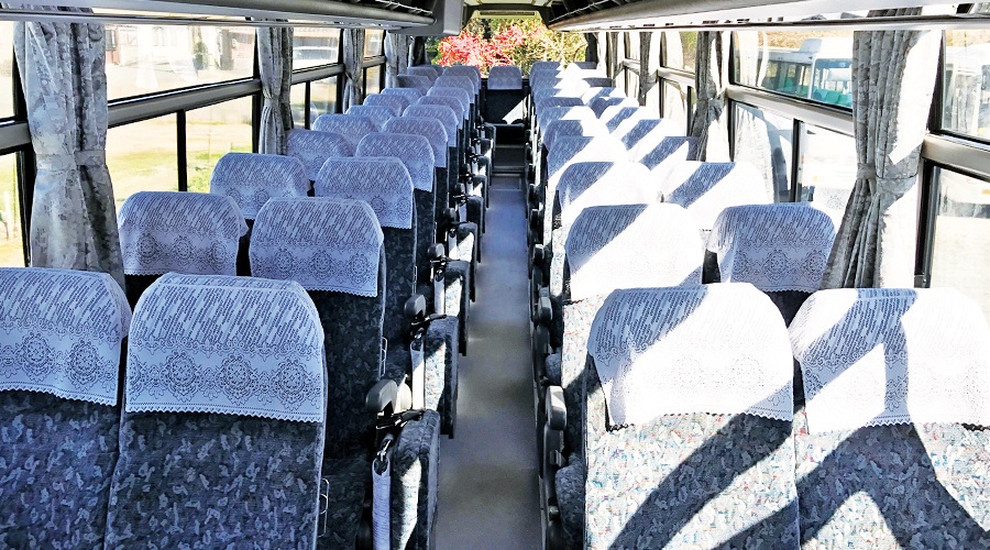 正座席45+補助席10=55名定員の大型観光バス