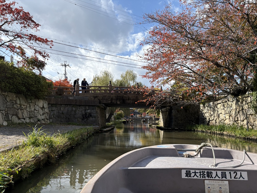白雲橋をくぐり新町浜方面へ