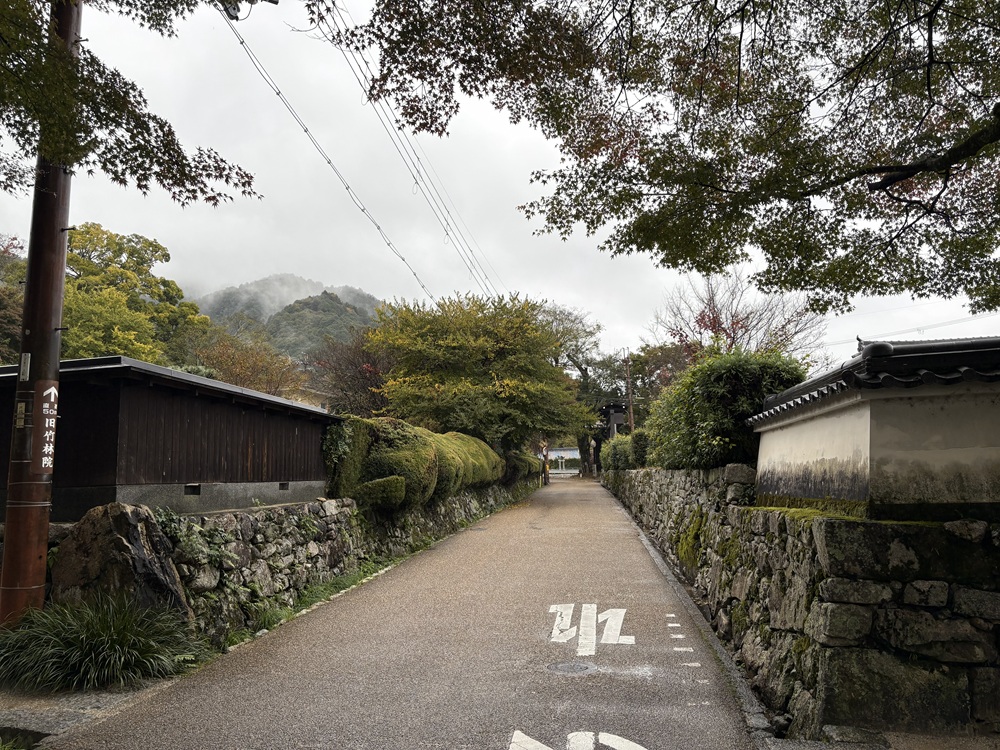 穴太衆積石垣の街を歩く
