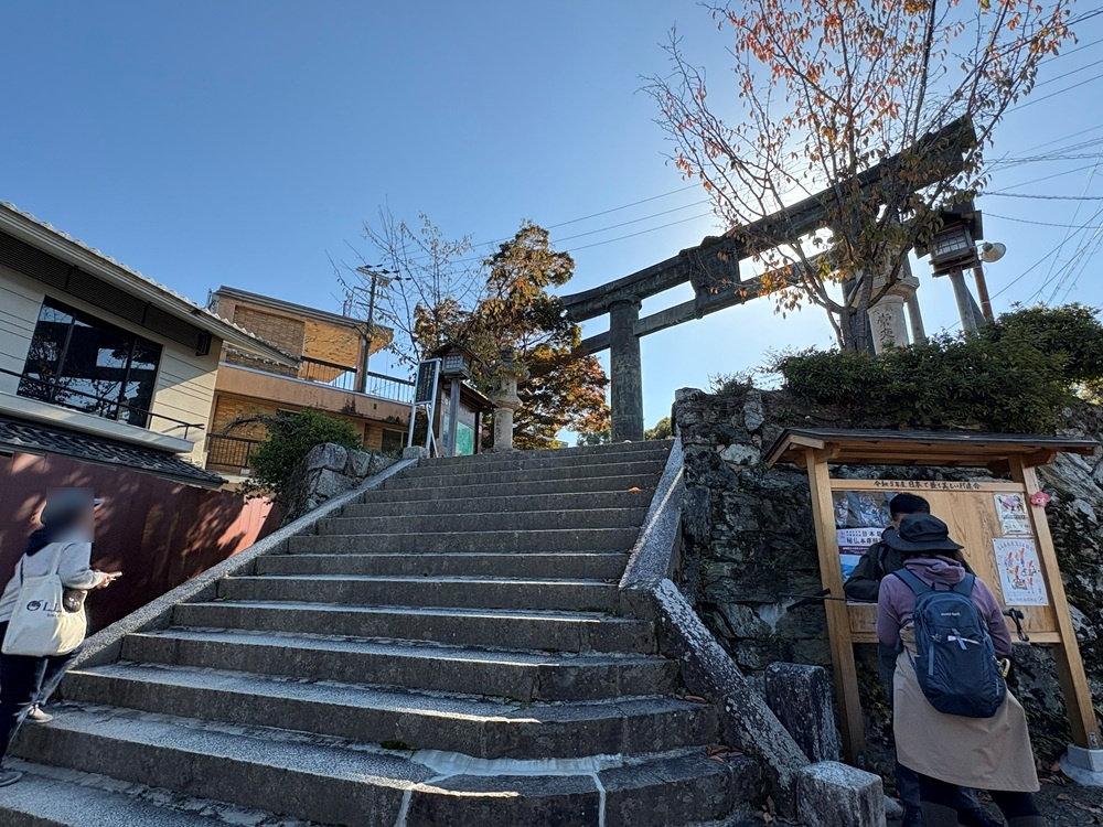 金峯山寺銅鳥居