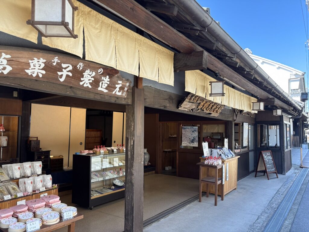 吉野山沿道にはおいしそうなお店がいっぱい