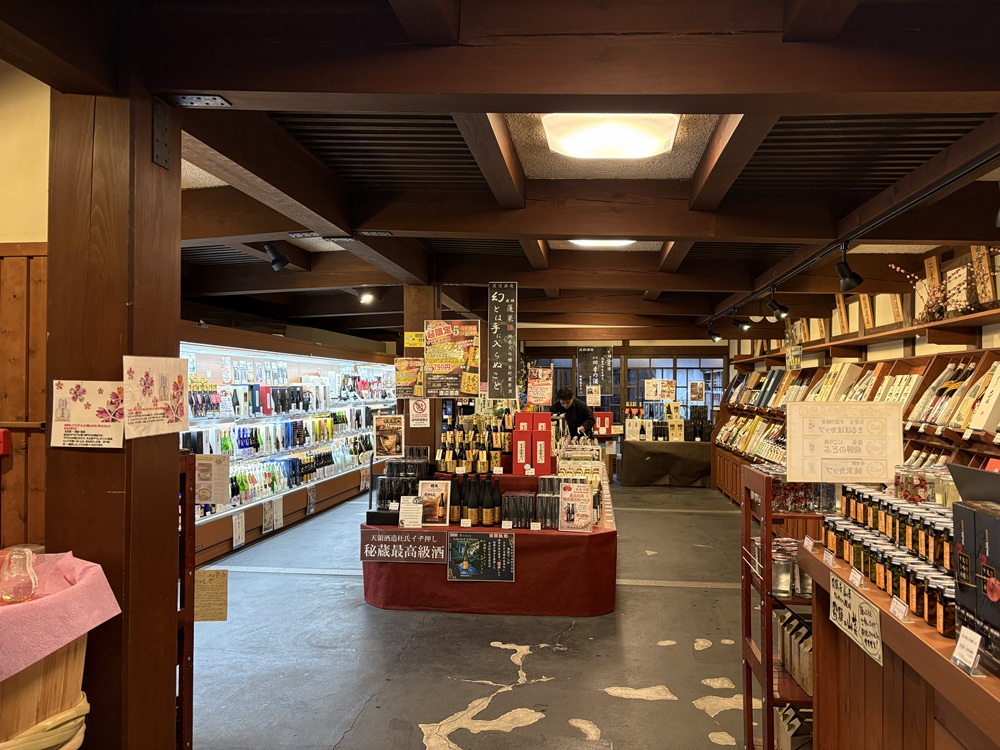 地元のお酒が豊富にラインナップされている