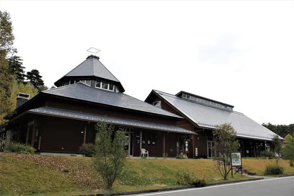 山梨へ観光バス旅行！おすすめの休憩スポット「道の駅 こぶちさわ」
